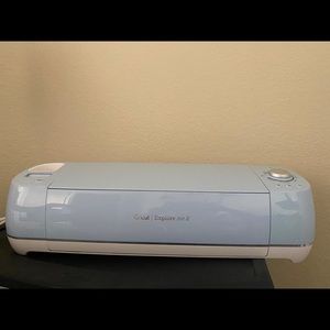 Cricut explore air 2 + supplies!
